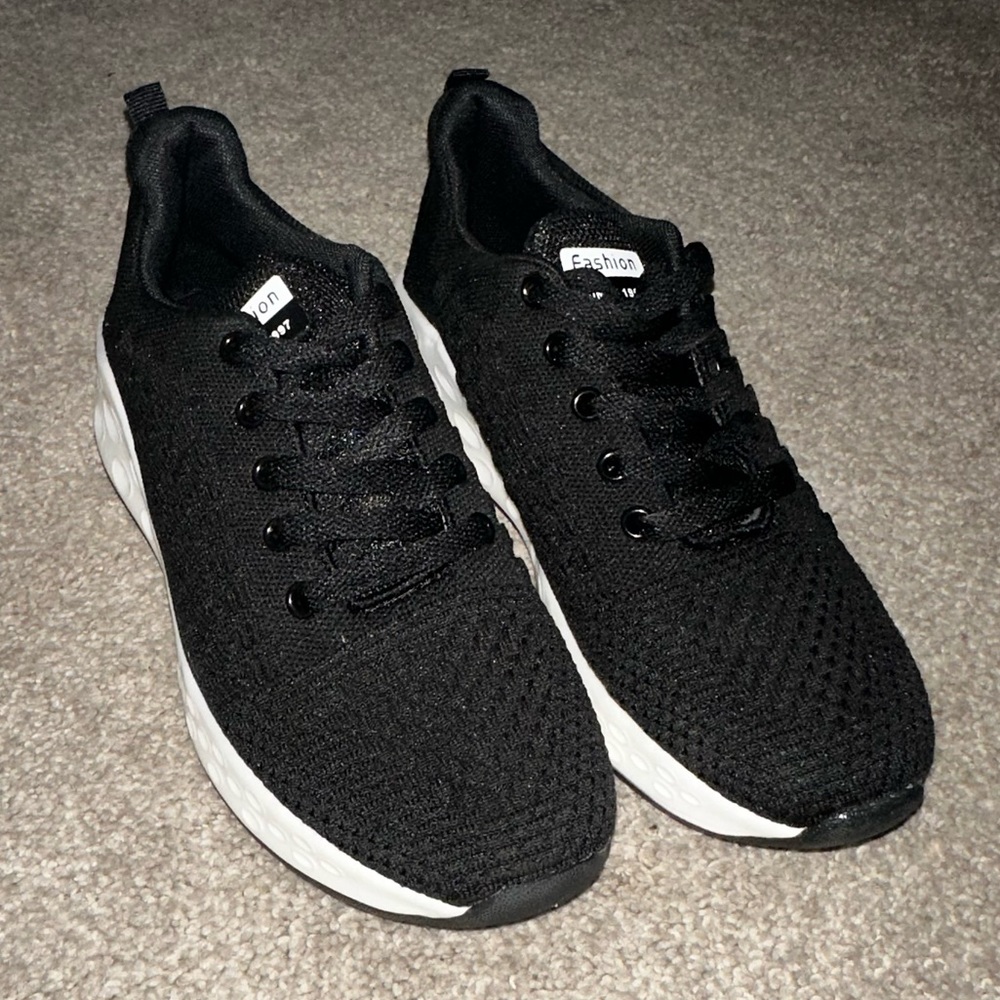 Black and white Fashion 1997 sneakers